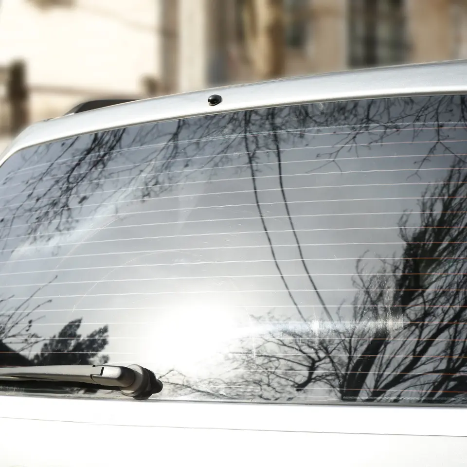 Changement lunette arrière golf 5